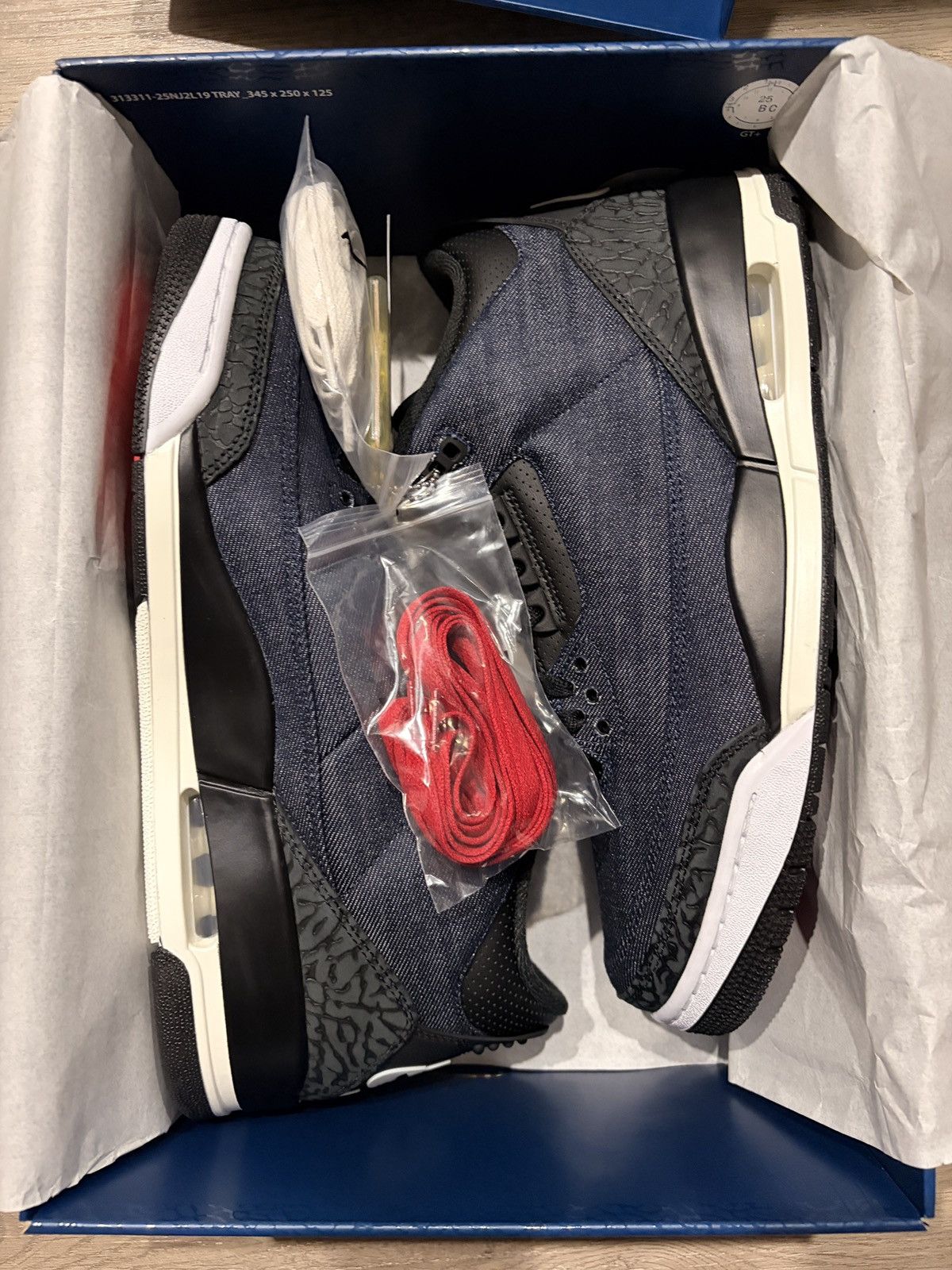 Air Jordan 3 x Levi’s