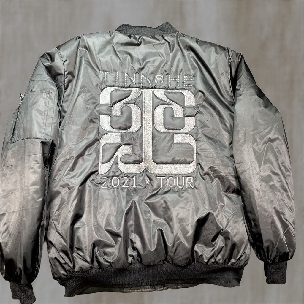 Vintage VINTAGE Tinashe Jacket Mens L Black Bomber Zip-Up 333 Tour Crew 2021 R&B Pop Alternative Stunners Size US L / EU 52-54 / 3 - 1 Thumbnail