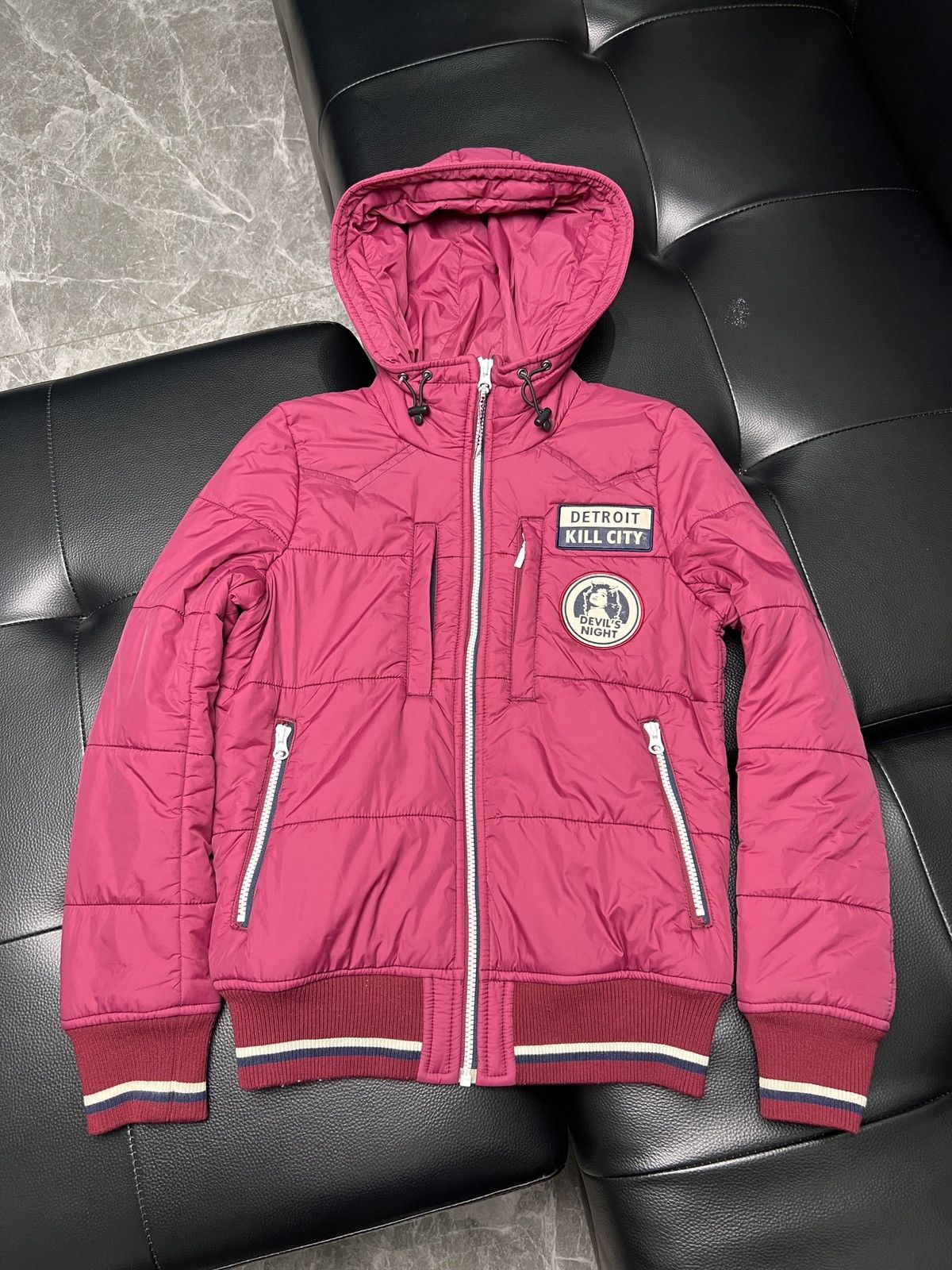 Hysteric Glamour Hysteric Glamour Devil Girl Badge Down Jacket Size US S / EU 44-46 / 1 - 1 Thumbnail