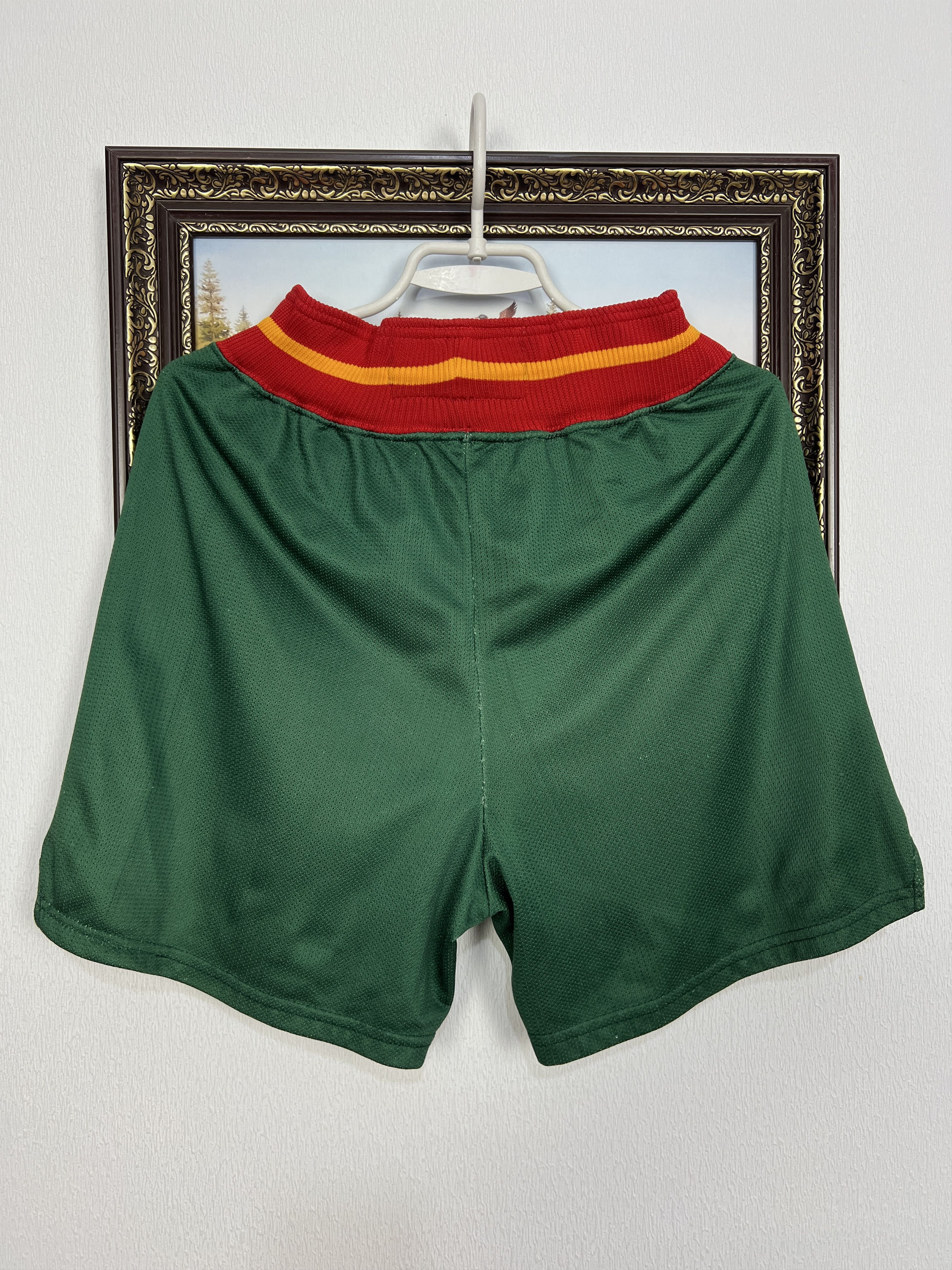 Champion Vintage 90's Champion Seattle Super Sonics NBA Shorts Rare Size US 30 / EU 46 - 9 Thumbnail