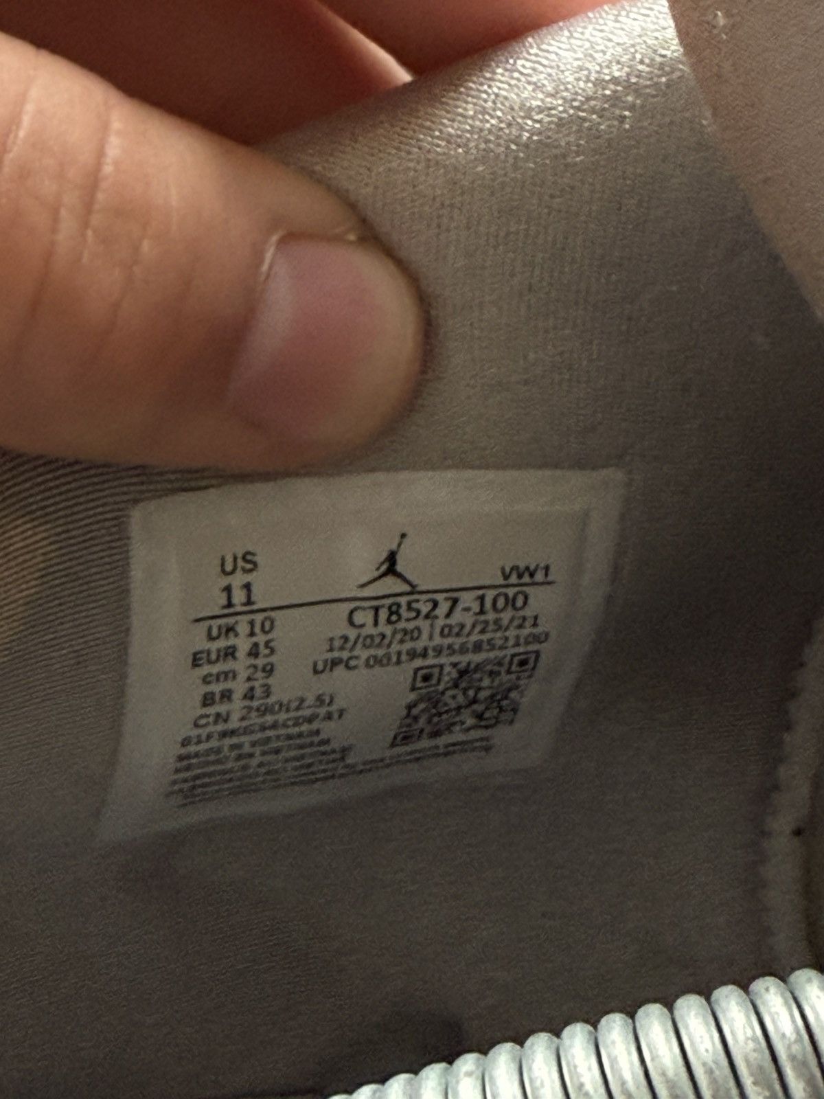 Nike Jordan 4 Oreos Size US 11 / EU 44 - 8 Thumbnail