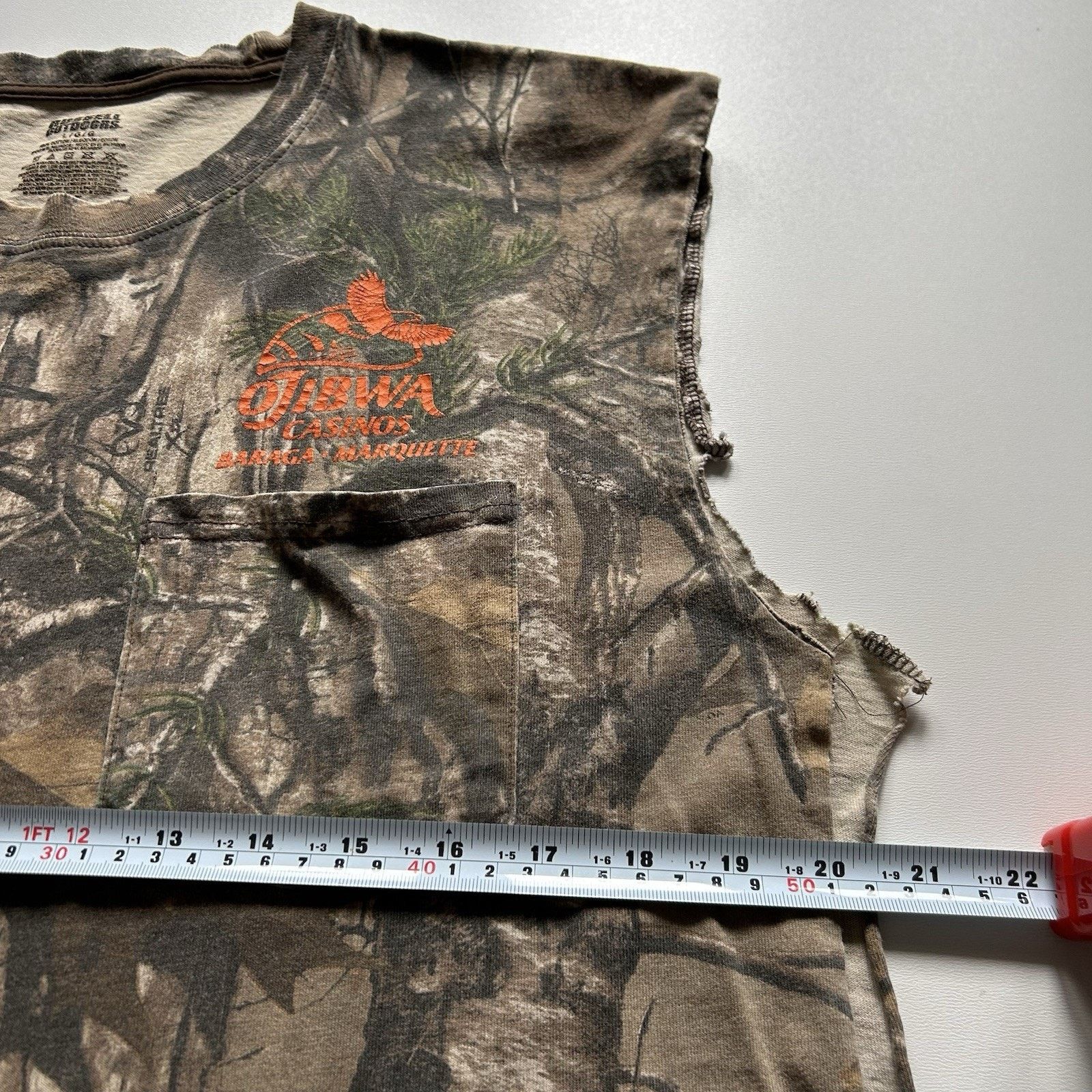 Realtree Vintage Russell Sleeveless Pocket Shirt Large Real Tree Camo Size US L / EU 52-54 / 3 - 5 Thumbnail