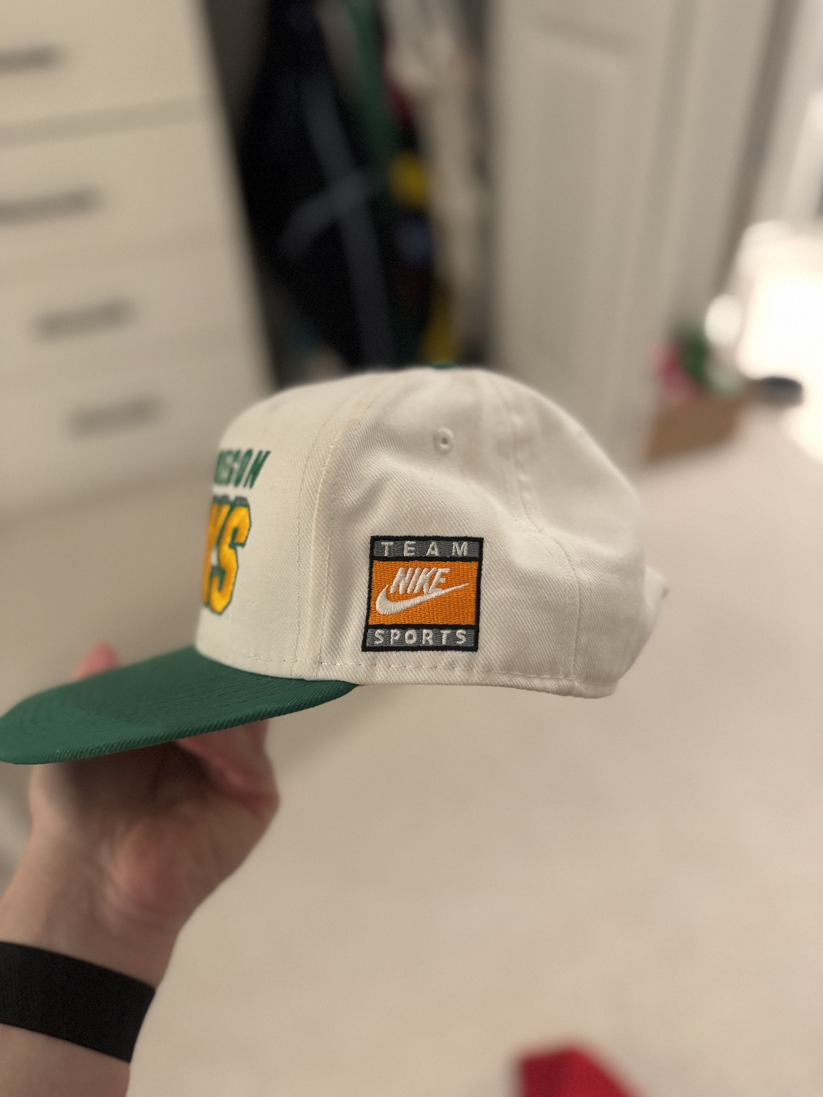 Nike *RARE & VINTAGE* Oregon Ducks Nike Snapback in White/Green Size ONE SIZE - 3 Thumbnail