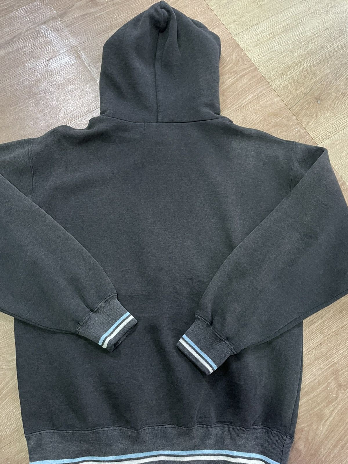Vintage Vintage bitch skateboards hoodie Size US L / EU 52-54 / 3 - 6 Thumbnail