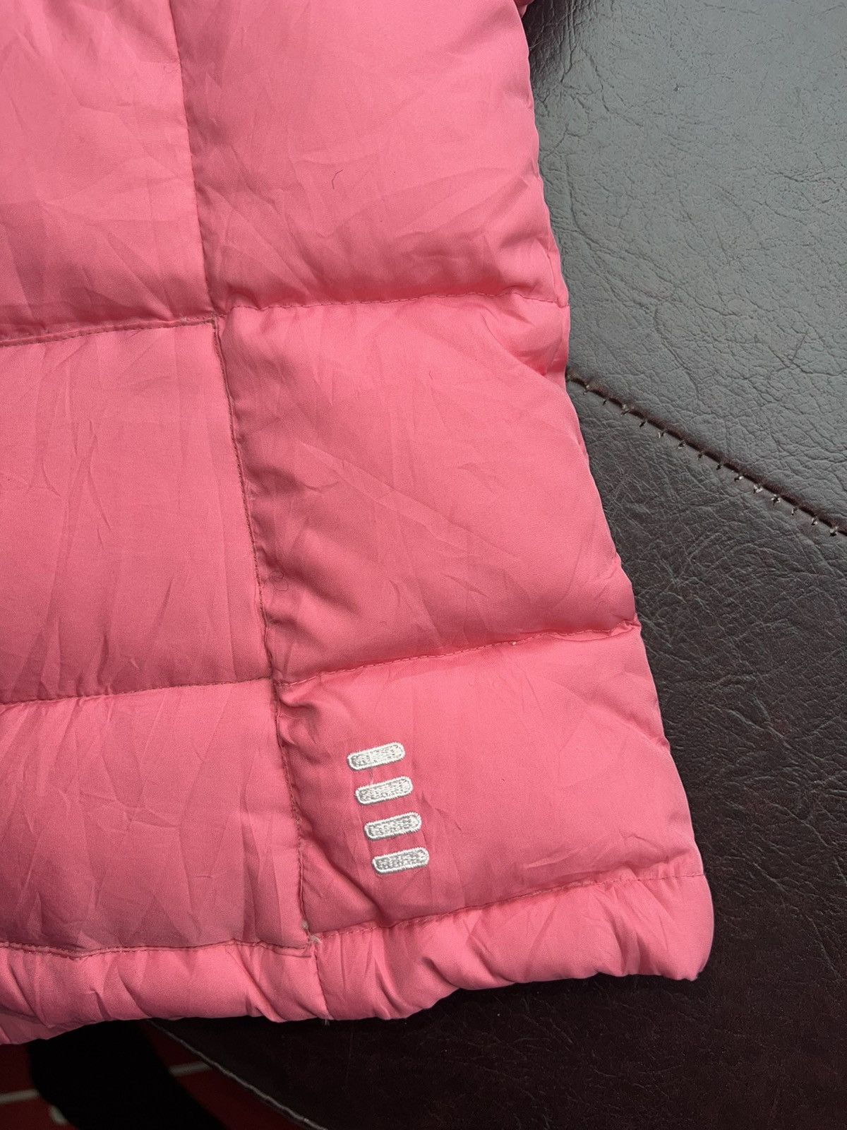 Fila Vintage Y2K Fila puffer top🎀💗👩🏻‍🎤 Size S / US 4 / IT 40 - 9 Thumbnail