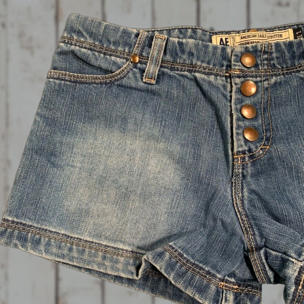 American Eagle Outfitters American Eagle Outfitters y2k Blue Jean Shorts Cut-Off Women 2 Blue y2k Blue Jean Shorts Cut-Off Women 2 Blue American Eagle Outfitters Size 26" / US 2 / IT 38 - 1 Thumbnail