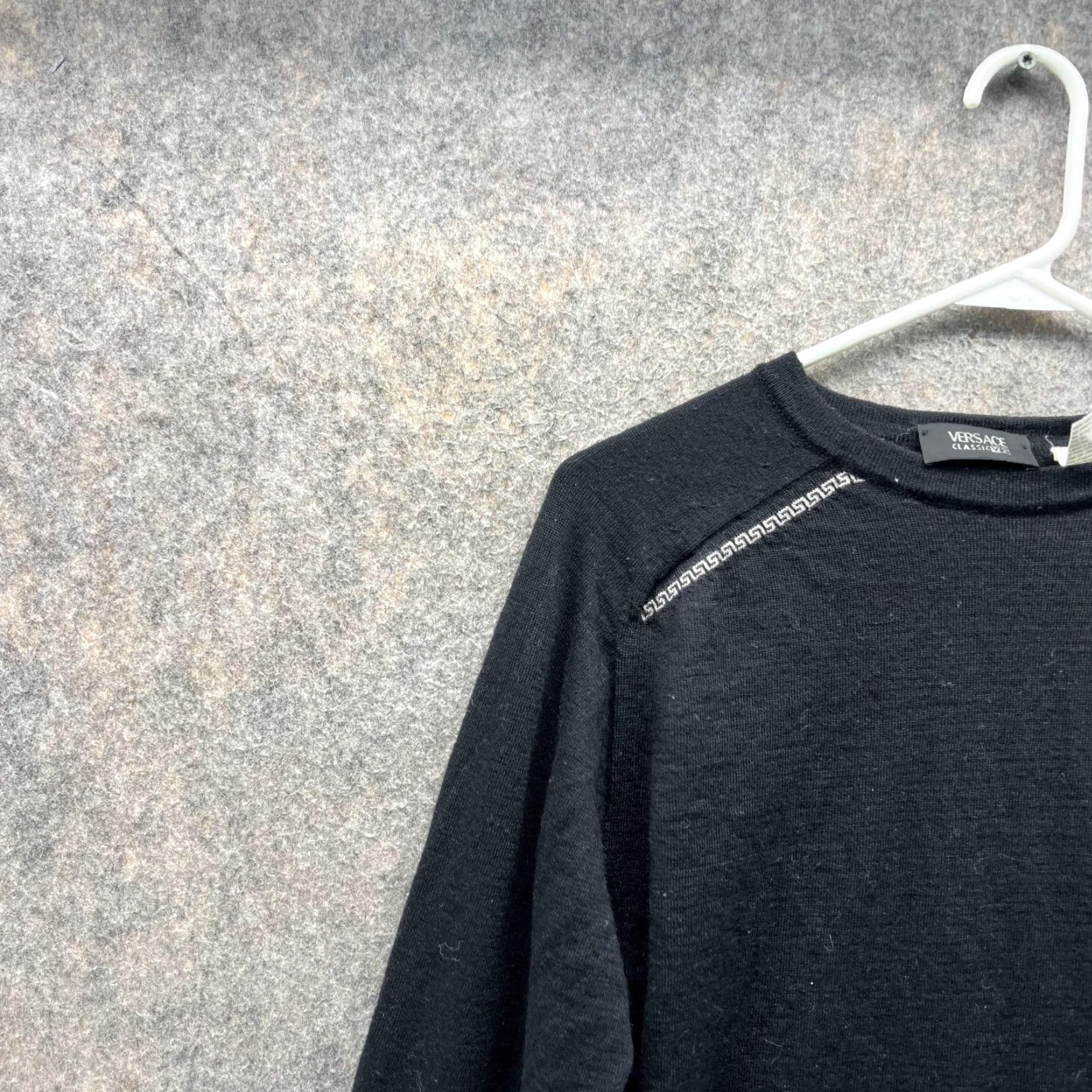 Versace VINTAGE Versace Sweater Men Large Black Pullover Crewneck Classic V2 Pure Wool Italy Size US L / EU 52-54 / 3 - 3 Thumbnail