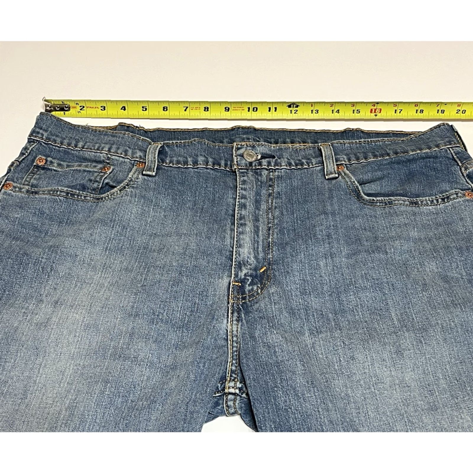 Levi's Levi's 569 Jeans Men 38x32 5-Pocket Relaxed Straight Medium Wash Denim Blue Jeans USA 500 Series Men Reg. XS? Size US 38 / EU 54 - 3 Thumbnail