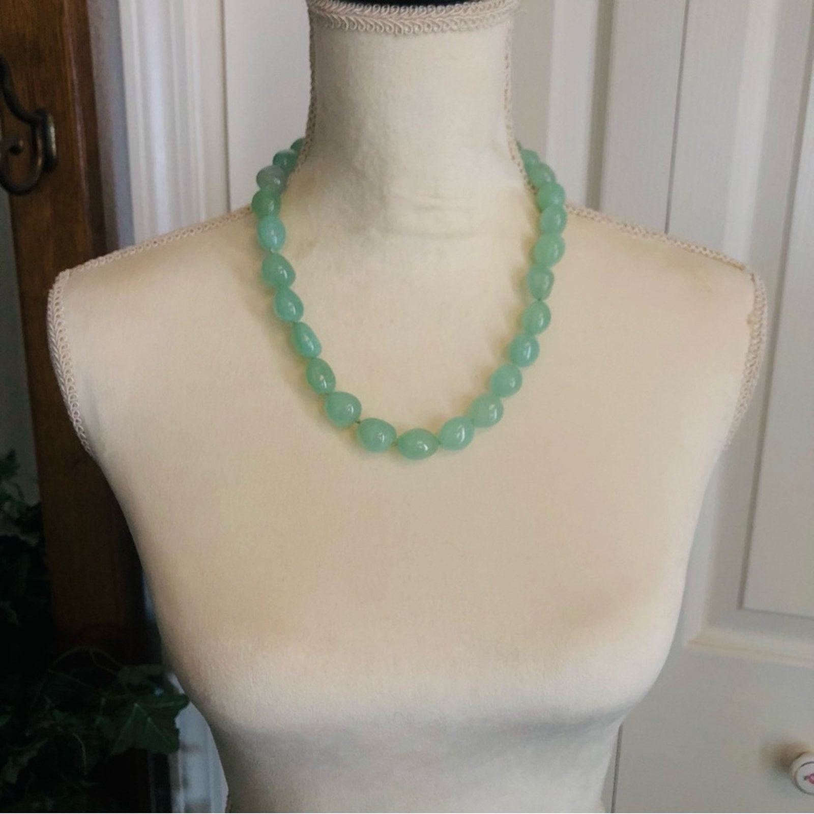 Jewelry World Wide Imports genuine jadeite polished stone necklace Size ONE SIZE - 10 Thumbnail