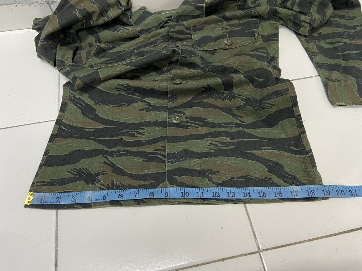 Vintage VINTAGE ARMY TIGER STRIPE CAMOUFLAGED 90’s UNIFORM SHIRT Size US S / EU 44-46 / 1 - 11 Thumbnail