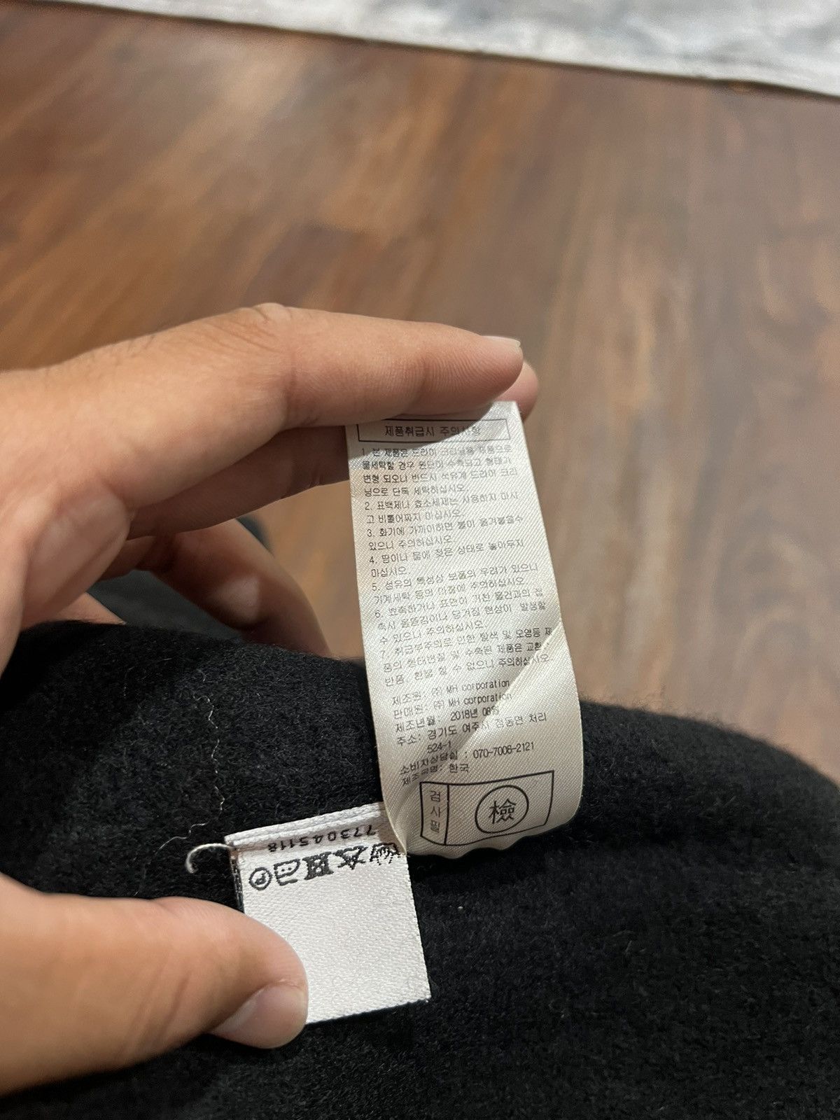 Hussein Chalayan Vintage Hussein Chalayan Wool Sweaters Size US S / EU 44-46 / 1 - 5 Thumbnail