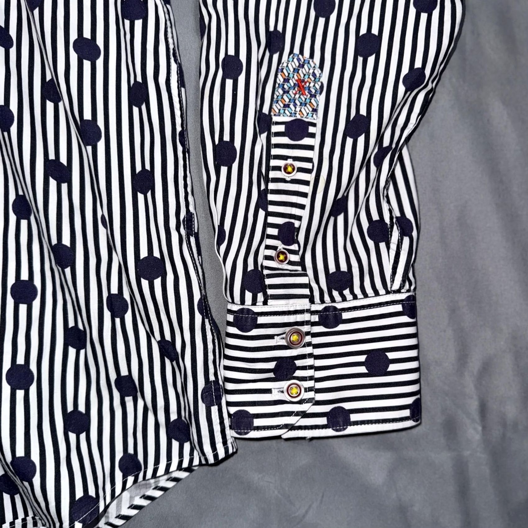 Robert Graham VINTAGE? No. (Oops) Size 46R - 5 Thumbnail