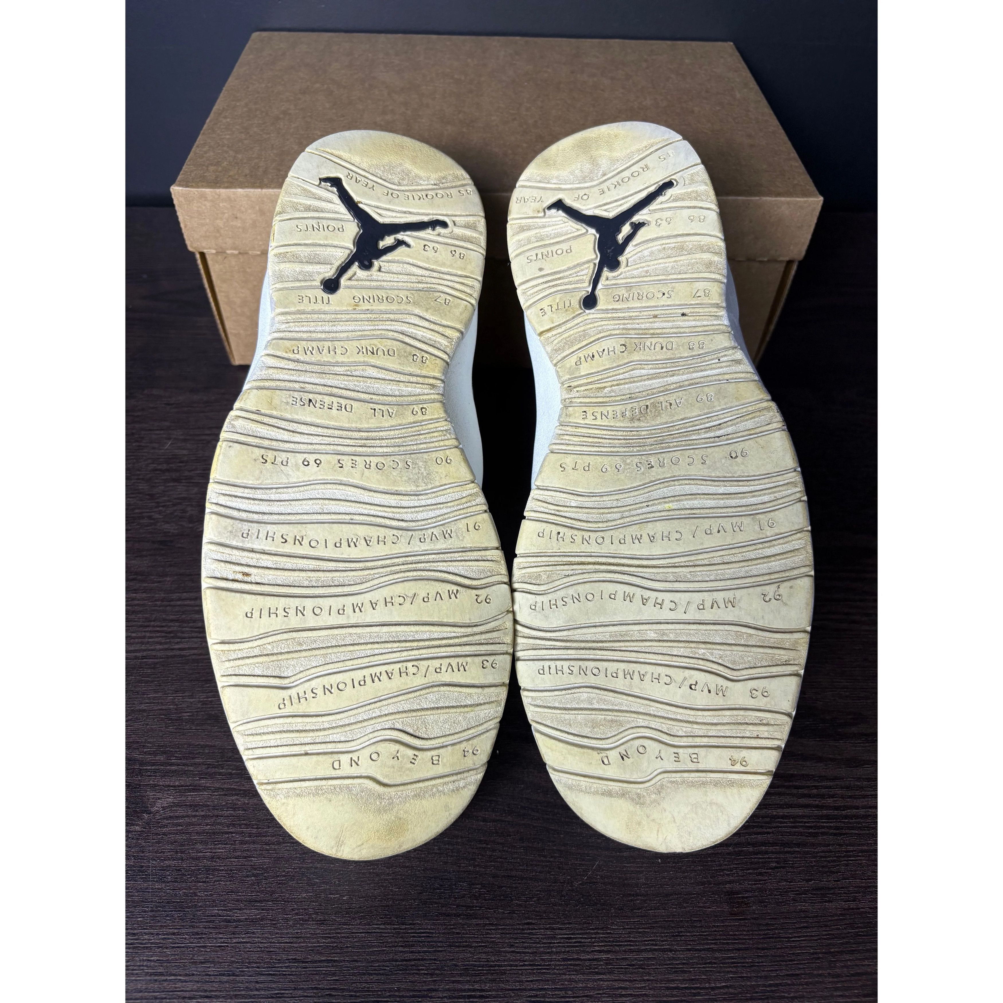 Jordan Brand Air Jordan 10 Retro "I'm Back" **PRE-OWNED** REP. BOX Size US 12 / EU 45 - 4 Thumbnail
