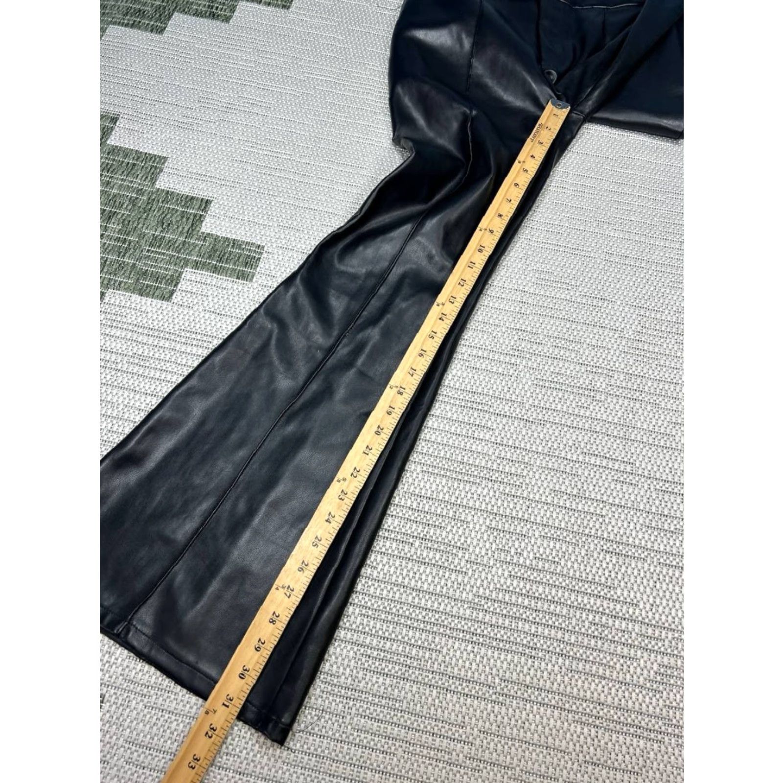 7 For All Mankind VINTAGE 7 For All Mankind Faux Leather Pants Black Womens Small Mid Rise Flare Leg Size 28" / US 6 / IT 42 - 4 Thumbnail