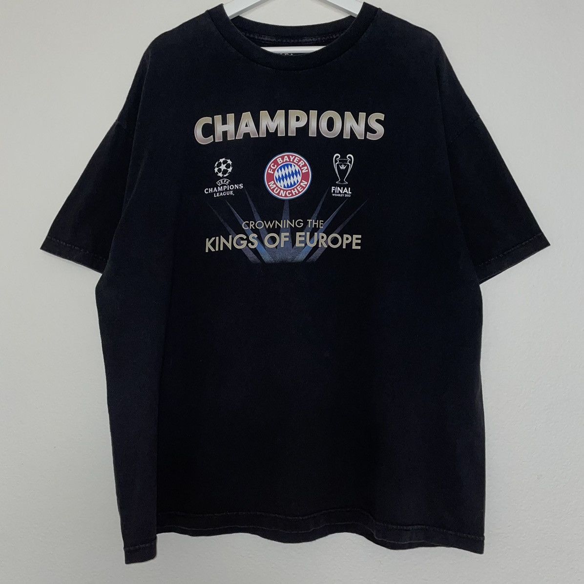 UEFA Bayern München Wembley 2013 Champions Size US XL / EU 56 / 4 - 1 Thumbnail