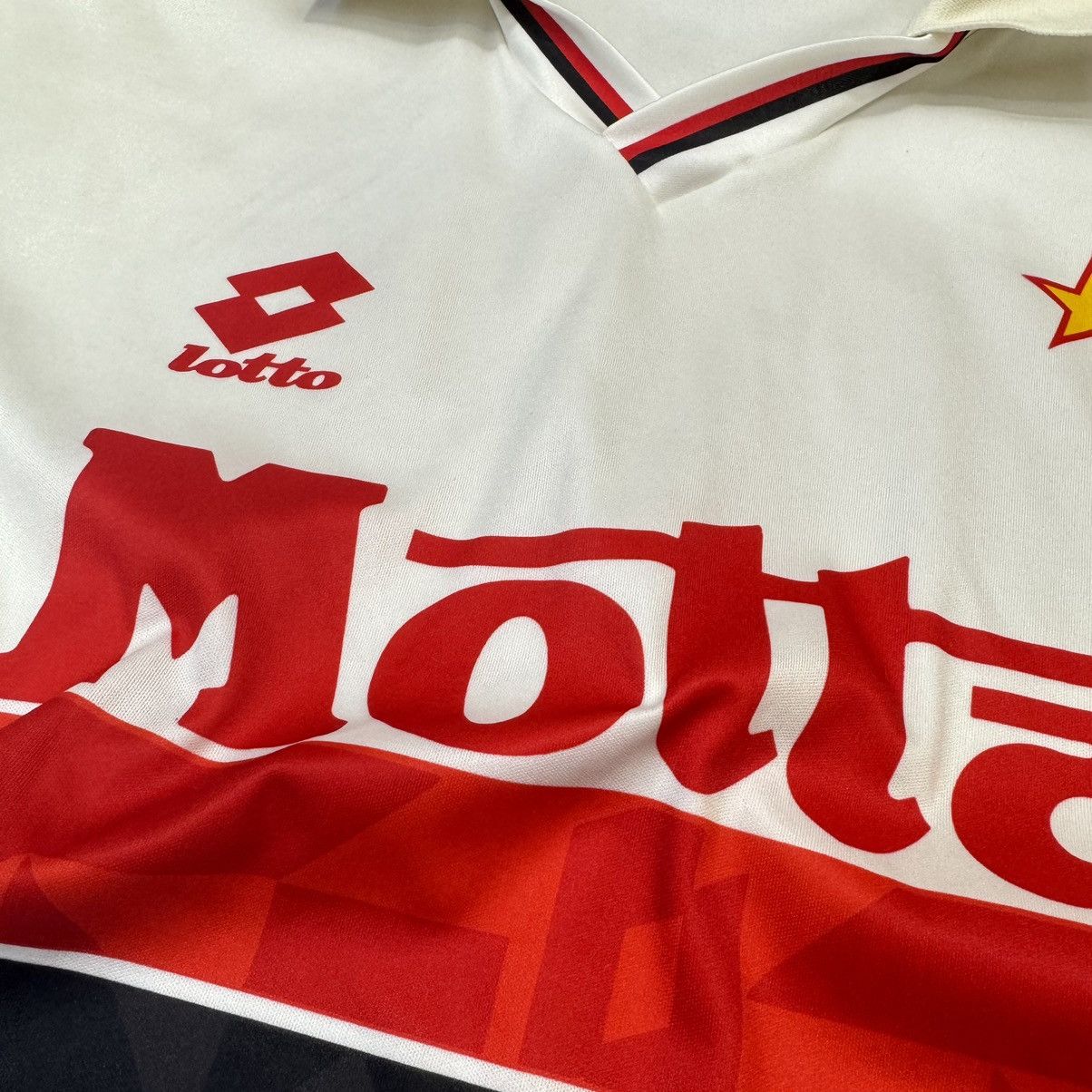 Lotto Sport AC Milan 93/94 vintage away shirt Size US L / EU 52-54 / 3 - 4 Thumbnail