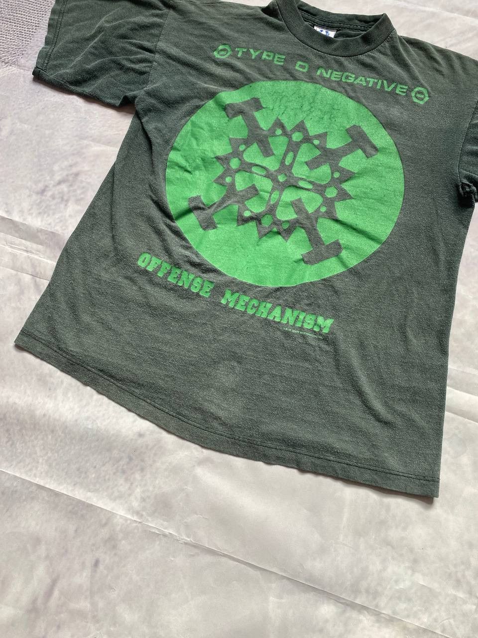 Band Tees 1992 Type O Negative Offense Mechanism T shirt Size US L / EU 52-54 / 3 - 5 Thumbnail