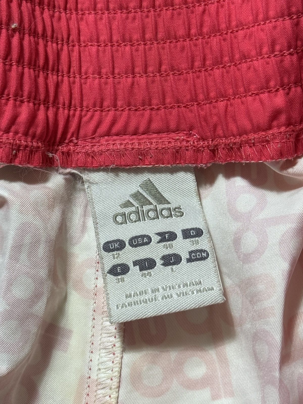 Adidas VINTAGE ADIDAS MONOGRAM MINI SHORTS Size 28" / US 6 / IT 42 - 5 Thumbnail
