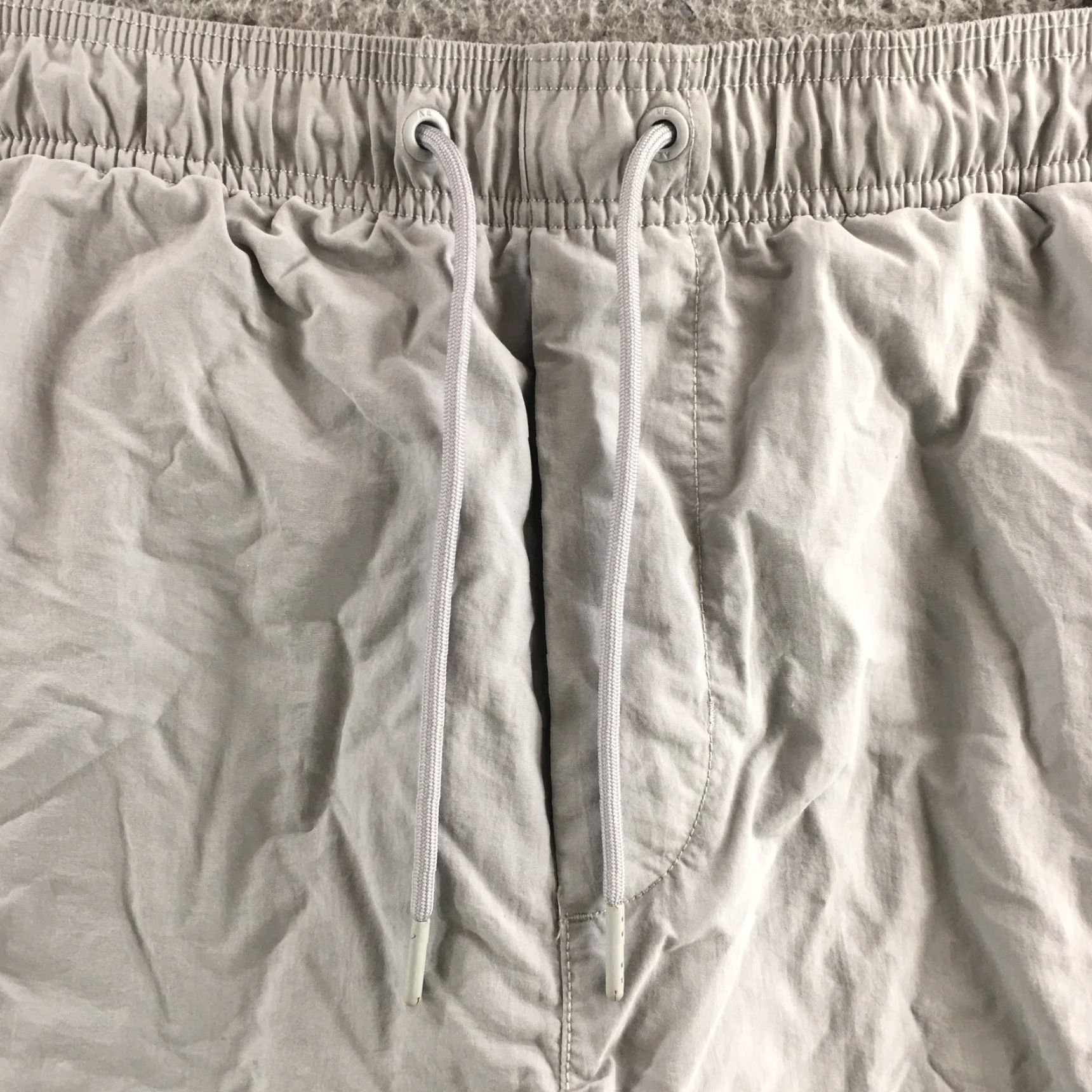 American Eagle Outfitters American Eagle Outfitters Swim Short Mens L Gray Nylon Mid Rise Drawstring Side Pocket Nylon Swim Short Mens L Gray Size US 33 - 4 Thumbnail