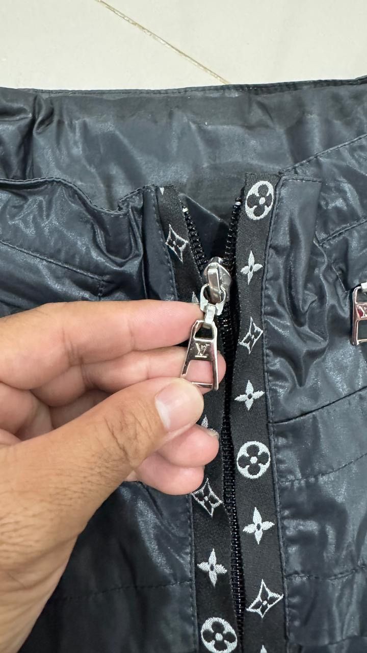 Louis Vuitton Louis Vuitton Zip Shirt Size M / US 6-8 / IT 42-44 - 9 Thumbnail