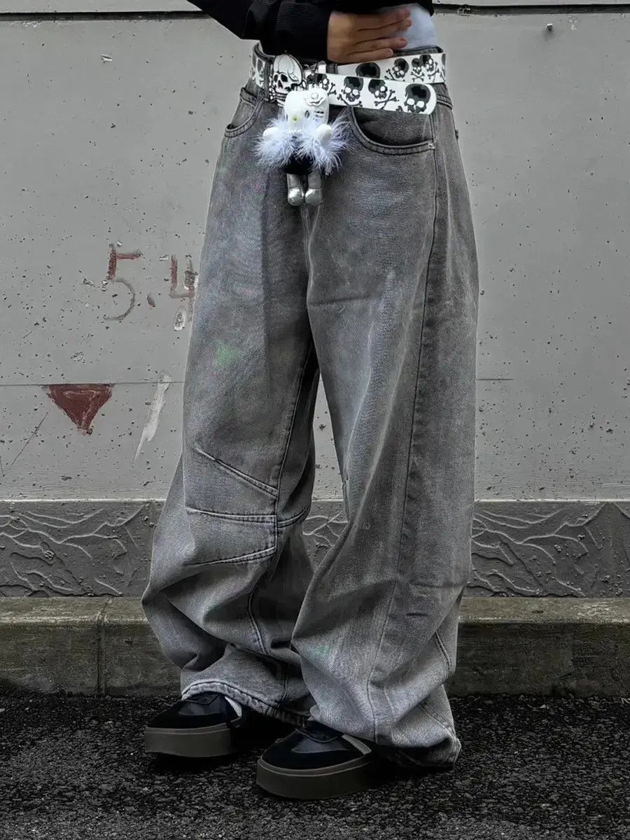 Japanese Brand Retro loose straight leg mop jeans Size US 32 / EU 48 - 6 Thumbnail