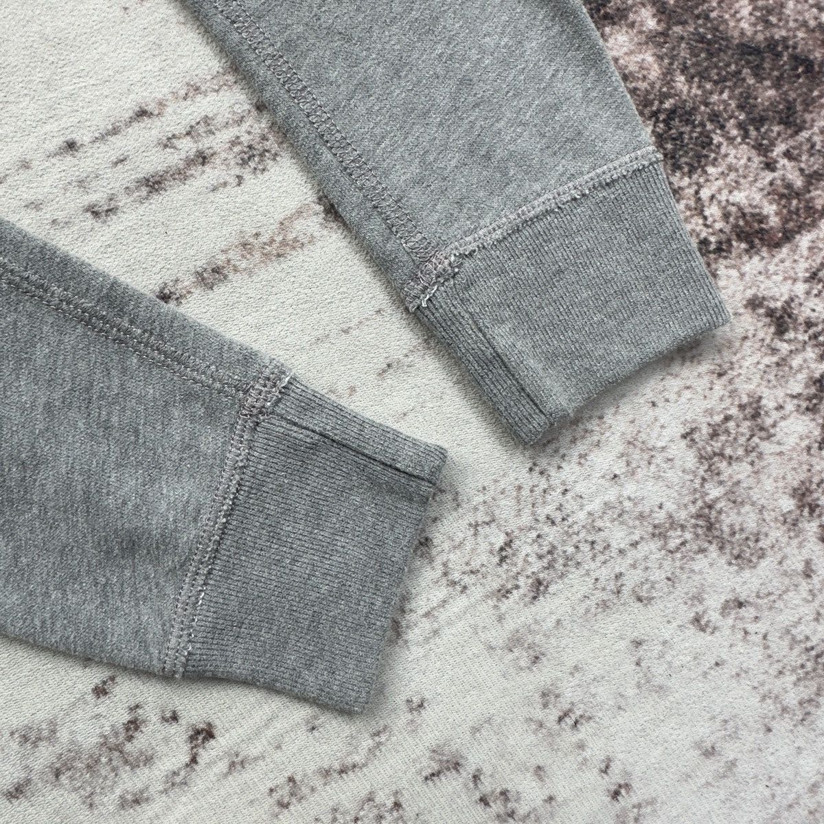 Abercrombie & Fitch ABERCROMBIE & FITCH VINTAGE GREY CROPPED EMBROIDED LOGO HOOD Size US XS / EU 42 / 0 - 4 Thumbnail