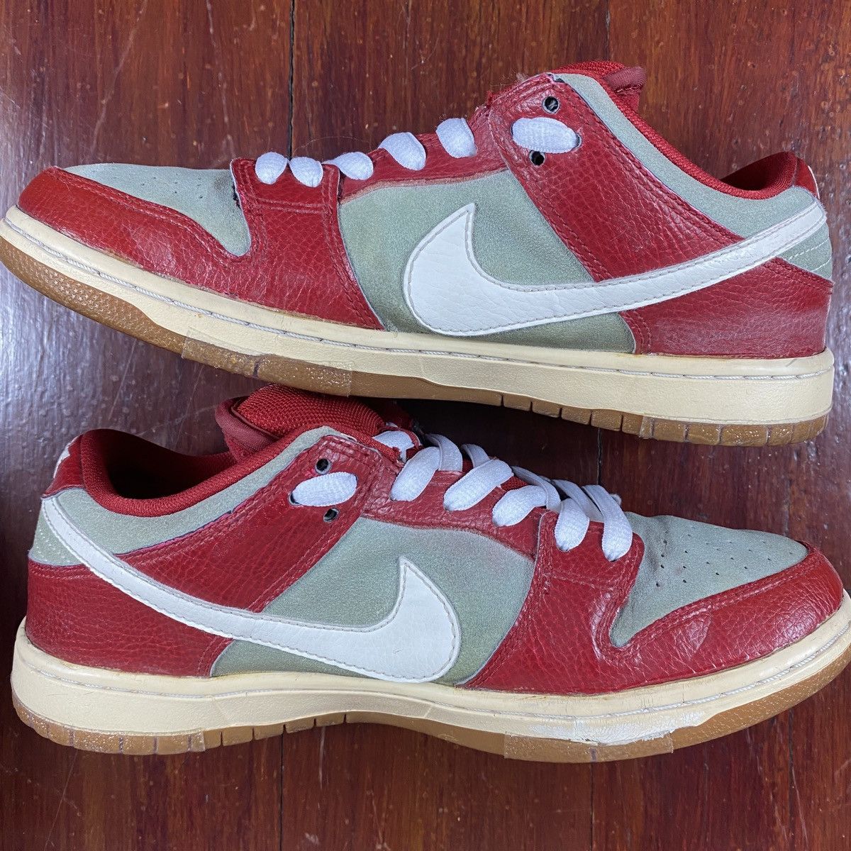 Nike SB Dunk Low Valentine’s Day 2014 Size US 8.5 / EU 41-42 - 4 Thumbnail