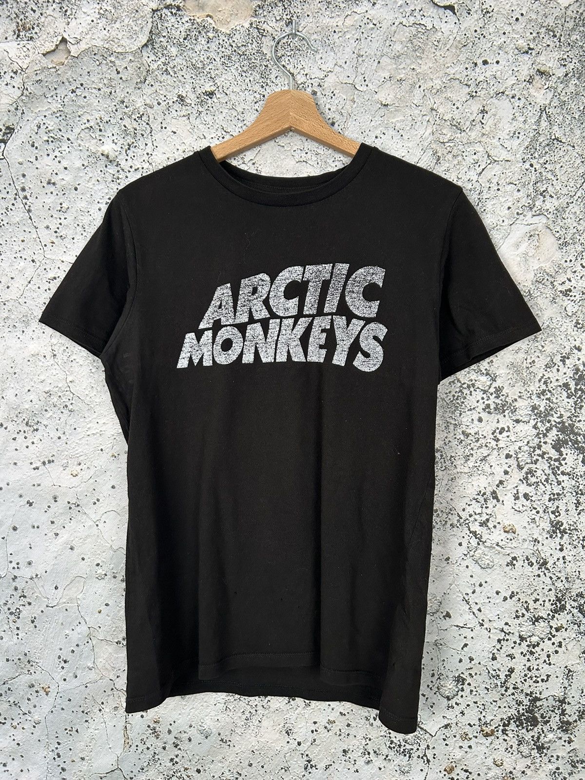 Band Tees Arctic Monkeys Rock Band Tee Streetwear Vintage Size US S / EU 44-46 / 1 - 1 Thumbnail
