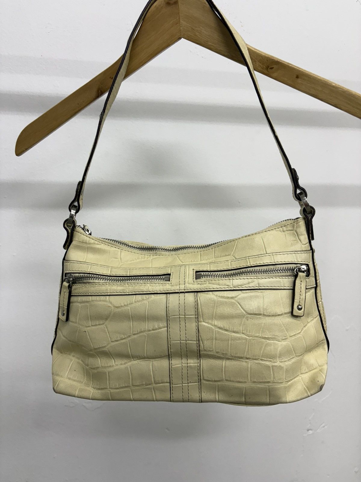 Genuine Leather Vintage Tignanello Ivory Green Leather Bag Y2k Diesel style Size ONE SIZE - 6 Thumbnail