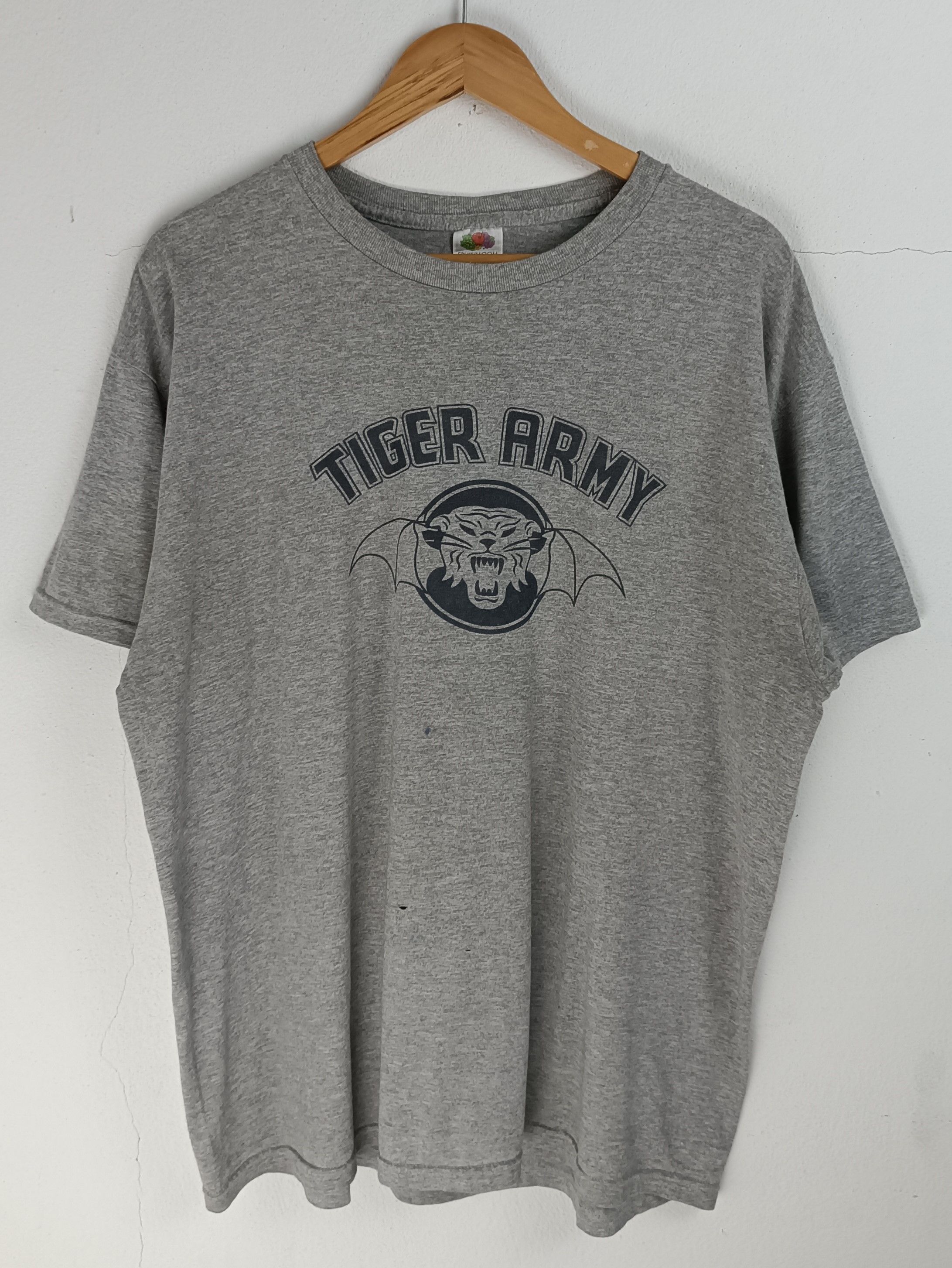 Band Tees VINTAGE 2000s TIGER ARMY AMERICAN PSYCHOBILLY PUNK TEE Size US XL / EU 56 / 4 - 3 Thumbnail