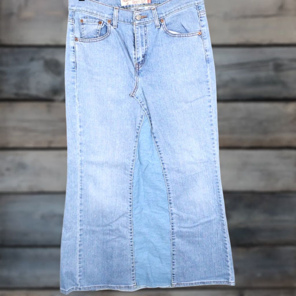 Levi's VTG Levi's Custom Denim Jean Skirt Women's 10 M Blue Wash A-Line Pockets Stretch Y2K Vintage Skirt Mens? Size 32" / US 10 / IT 46 - 1 Thumbnail