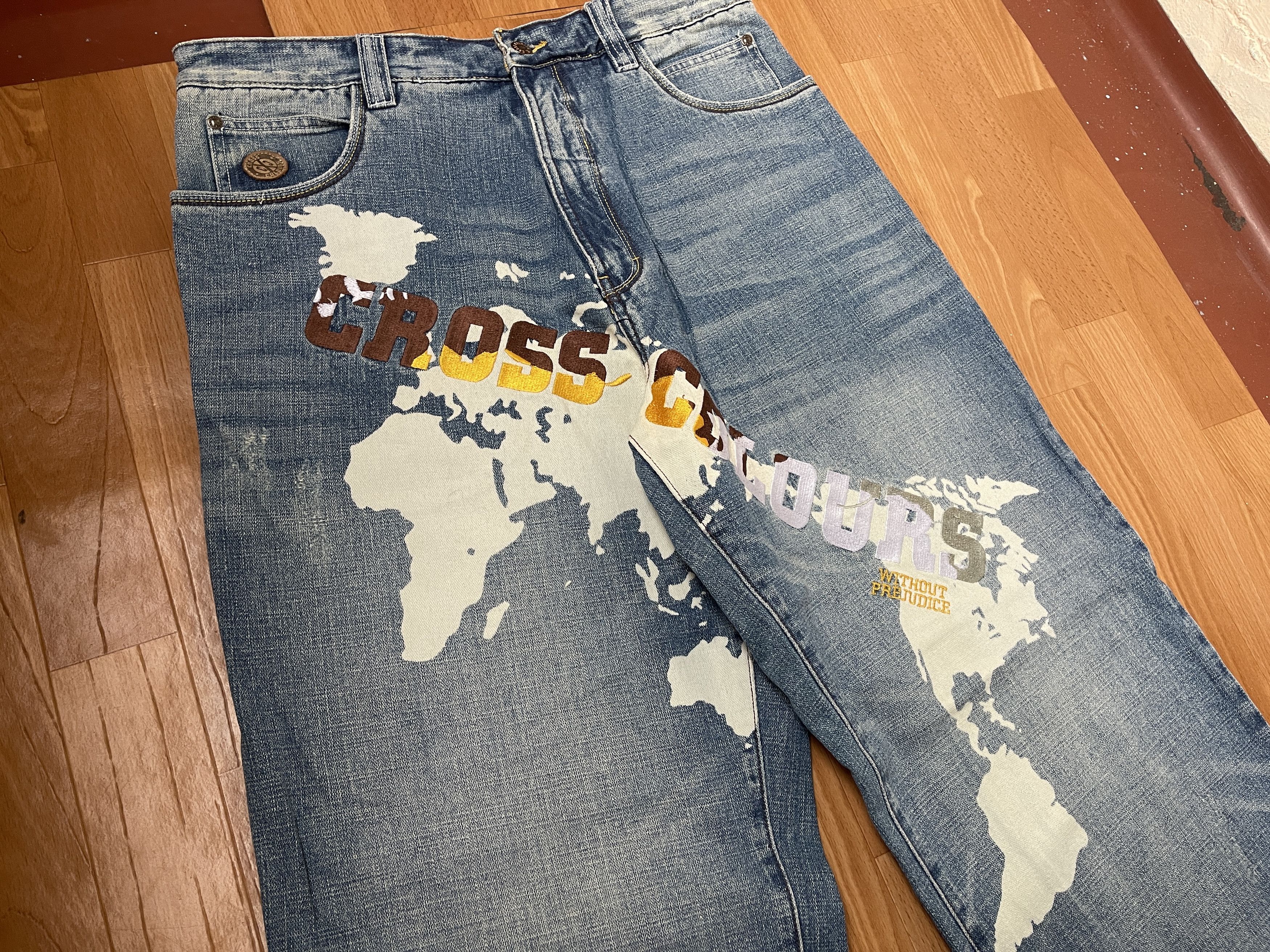 Cross Colours Cross Colours jeans, World Map, vintage, 90s hip hop, W 34 Size US 34 / EU 50 - 3 Thumbnail
