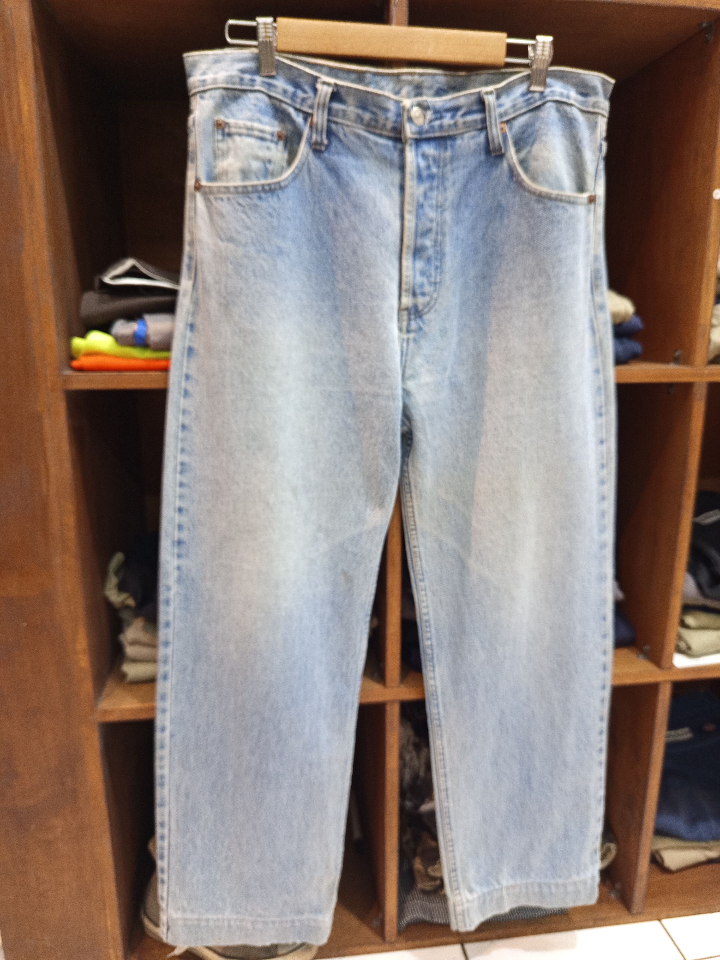 Vintage 1980s Levi’s 501 Made in USA Button Fly Denim Pants Size US 36 / EU 52 - 3 Thumbnail