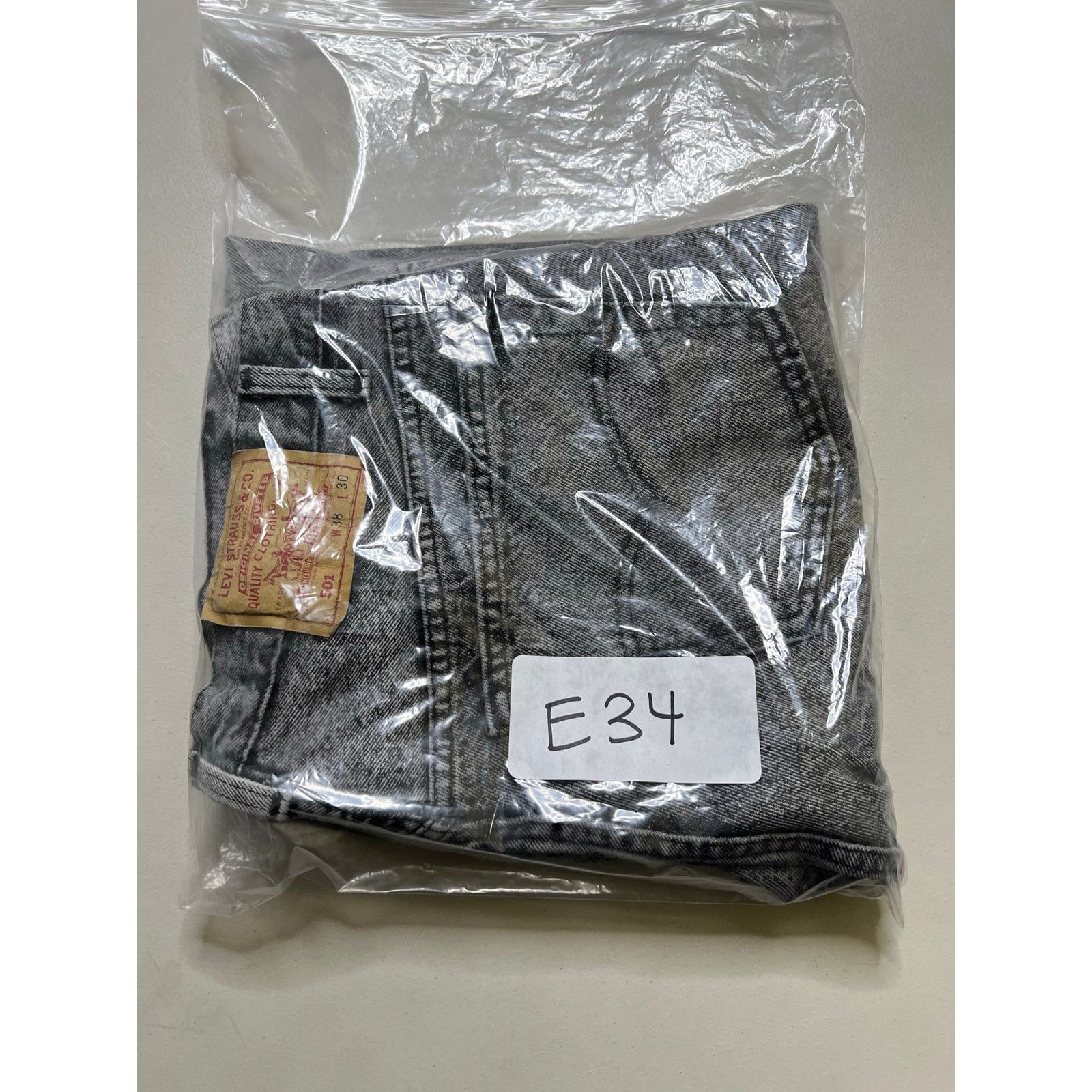 Levi's Levi’s 501 Acid Wash Jeans Men’s 38x30 Gray Actual 35x30 Size US 38 / EU 54 - 15 Thumbnail