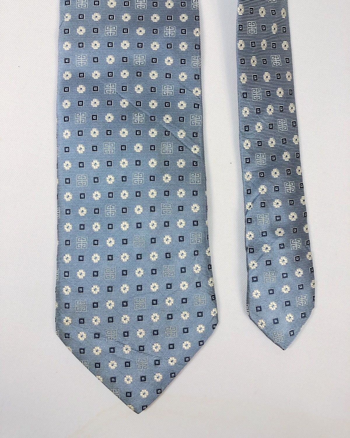 Givenchy Rare Vintage Givenchy Paris Silk Tie Made in Italy Size ONE SIZE - 3 Thumbnail