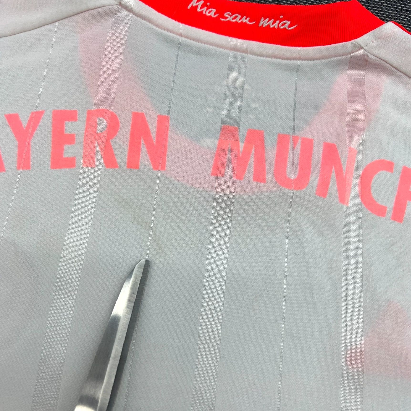 Adidas Bayern Munich 2012 2013 Away Football Jersey Mens L Adidas White Shirt Athletic Jersey Quick Dry Moisture Wicking Football Mens White Size US L / EU 52-54 / 3 - 5 Thumbnail