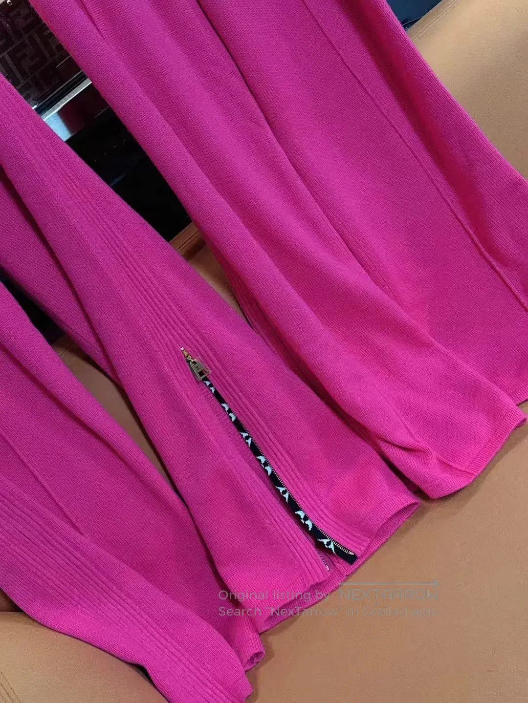 Louis Vuitton Louis Vuitton Solid Drawstring Straight Leg Pants. Size 35" - 4 Thumbnail