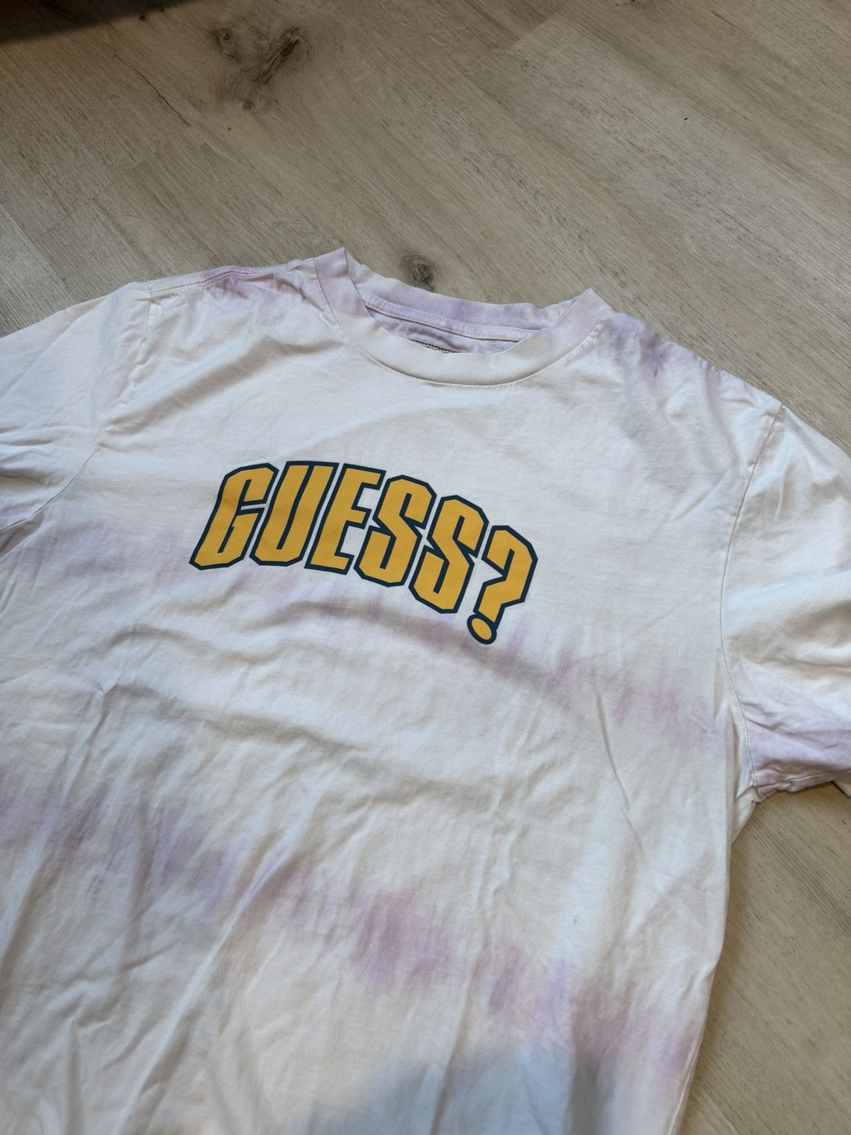 Guess Guess Tie Dye T Shirt White Purp Stripe Retro VTG Style Logo Size US L / EU 52-54 / 3 - 1 Thumbnail