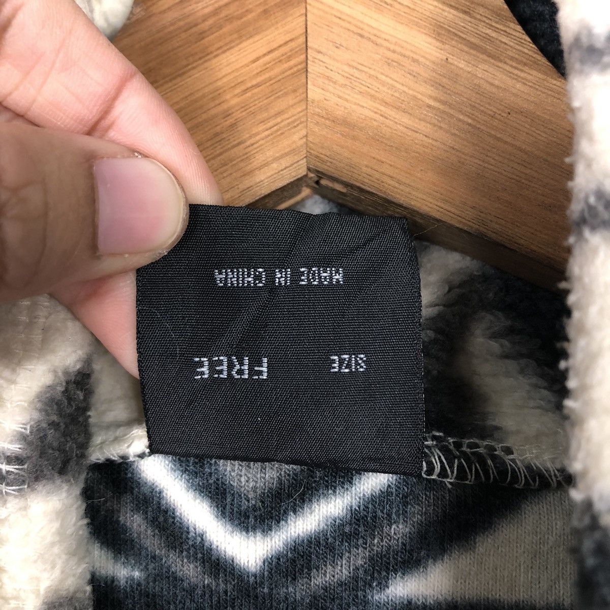 Japanese Brand Vintage Navajo Native Aztec Design Fleece Ksfc Issey Miyake Size US M / EU 48-50 / 2 - 14 Thumbnail