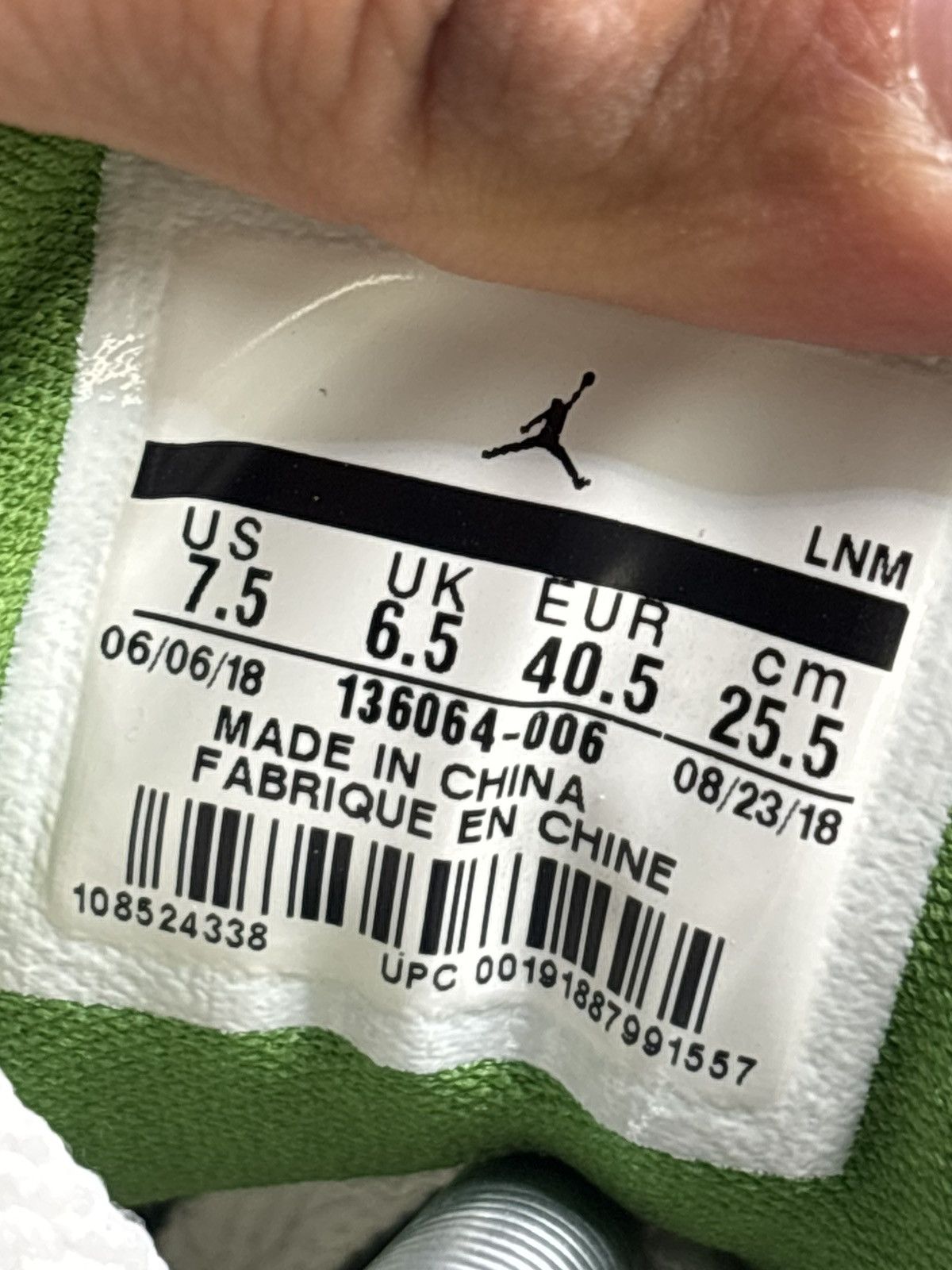 Jordan Brand Air Jordan 3 chilorophyll Size US 7.5 / EU 40-41 - 6 Thumbnail