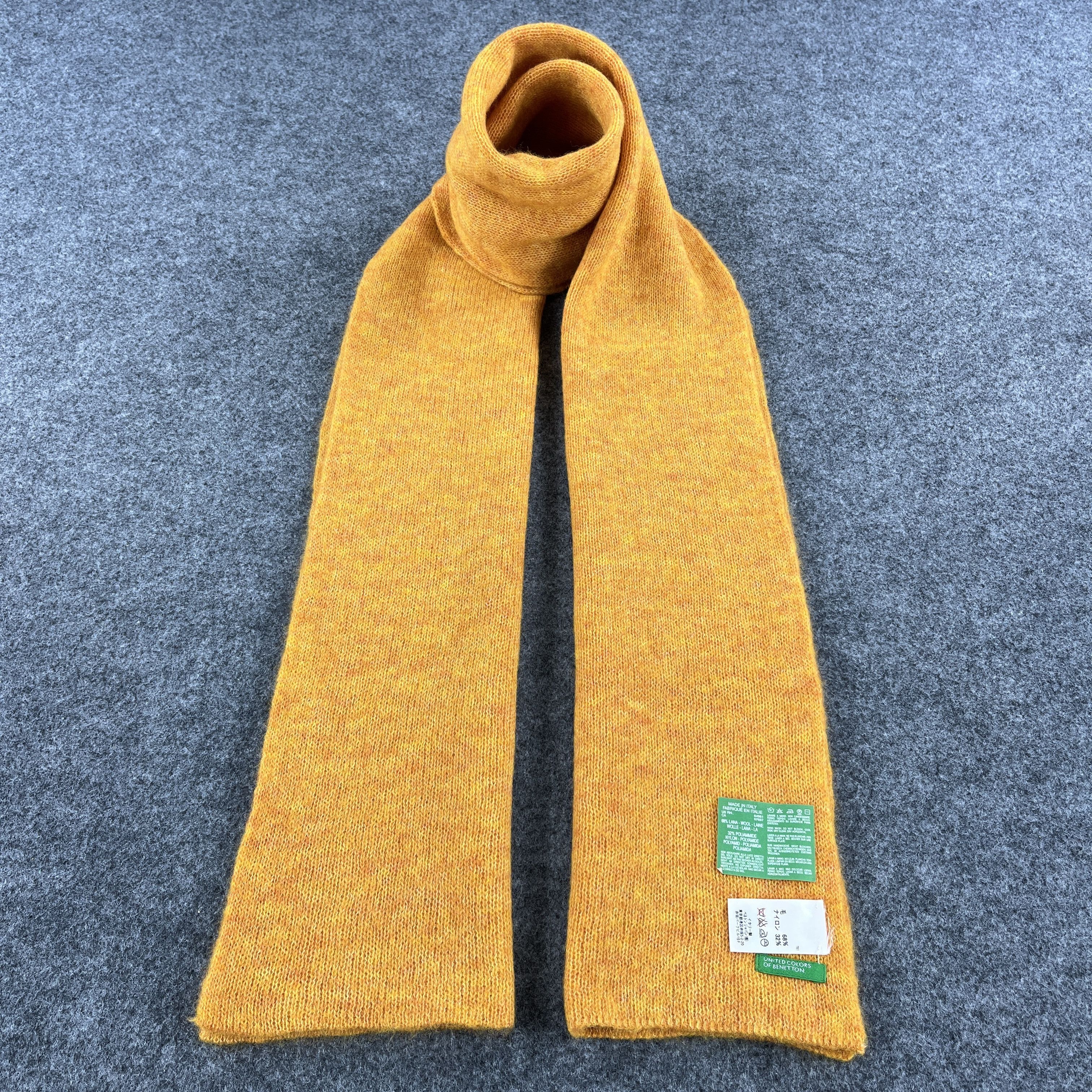 United Colors Of Benetton Scarf / Muffler / Neckwear K025