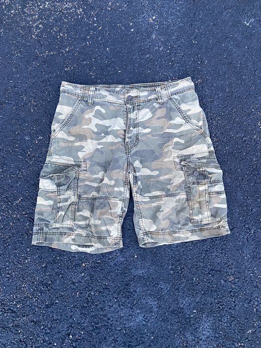 Vintage Crazy Vintage Baggy Y2K Rare Levis Camo Cargo Shorts USA