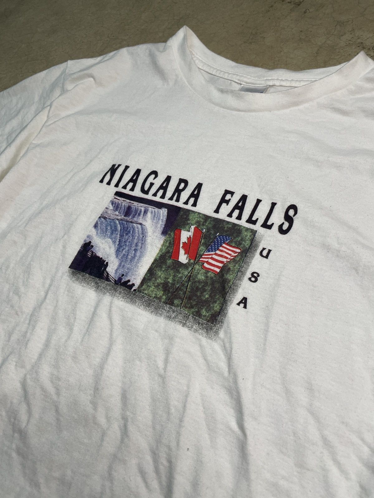 Gildan VTG 00's Niagara Falls USA Graphic Tee T-shirt White Medium Size US M / EU 48-50 / 2 - 2 Thumbnail