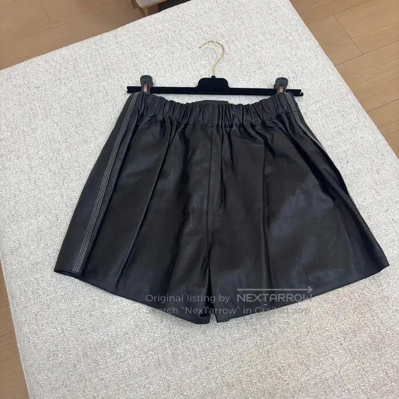 Loewe Loewe Black Leather Women's Shorts . Size 27" / US 4 / IT 40 - 2 Thumbnail