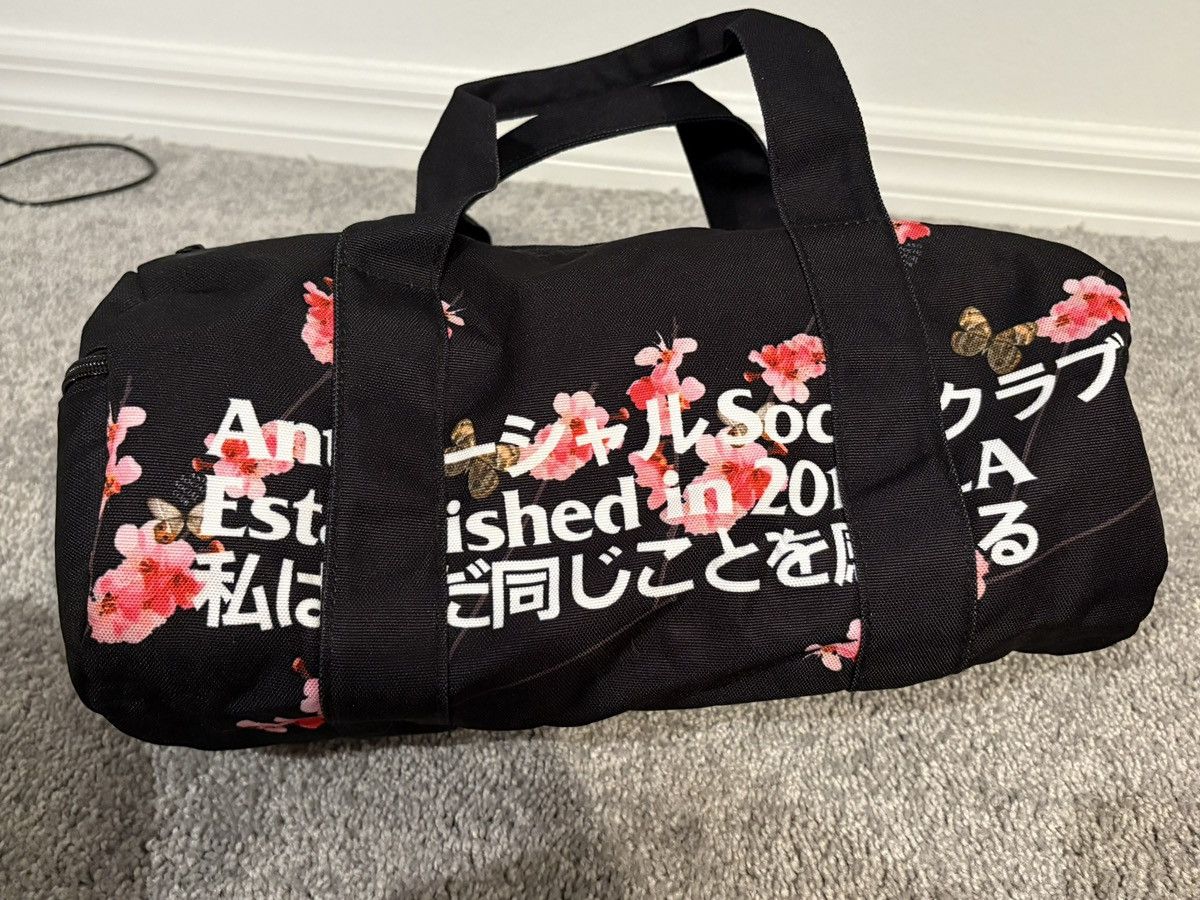 Anti Social Social Club Anti Social club kkotch side duffel bag Black cherry blossom Size ONE SIZE - 6 Thumbnail