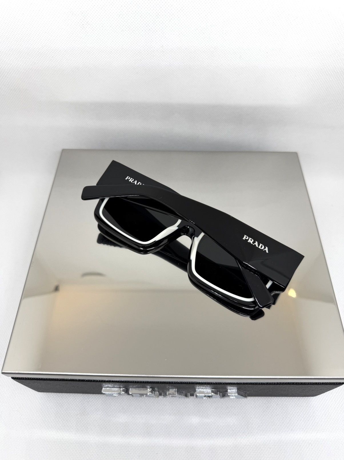 Prada NEW Prada Symbole sunglasses PR B17S 16K08Z Size ONE SIZE - 4 Thumbnail