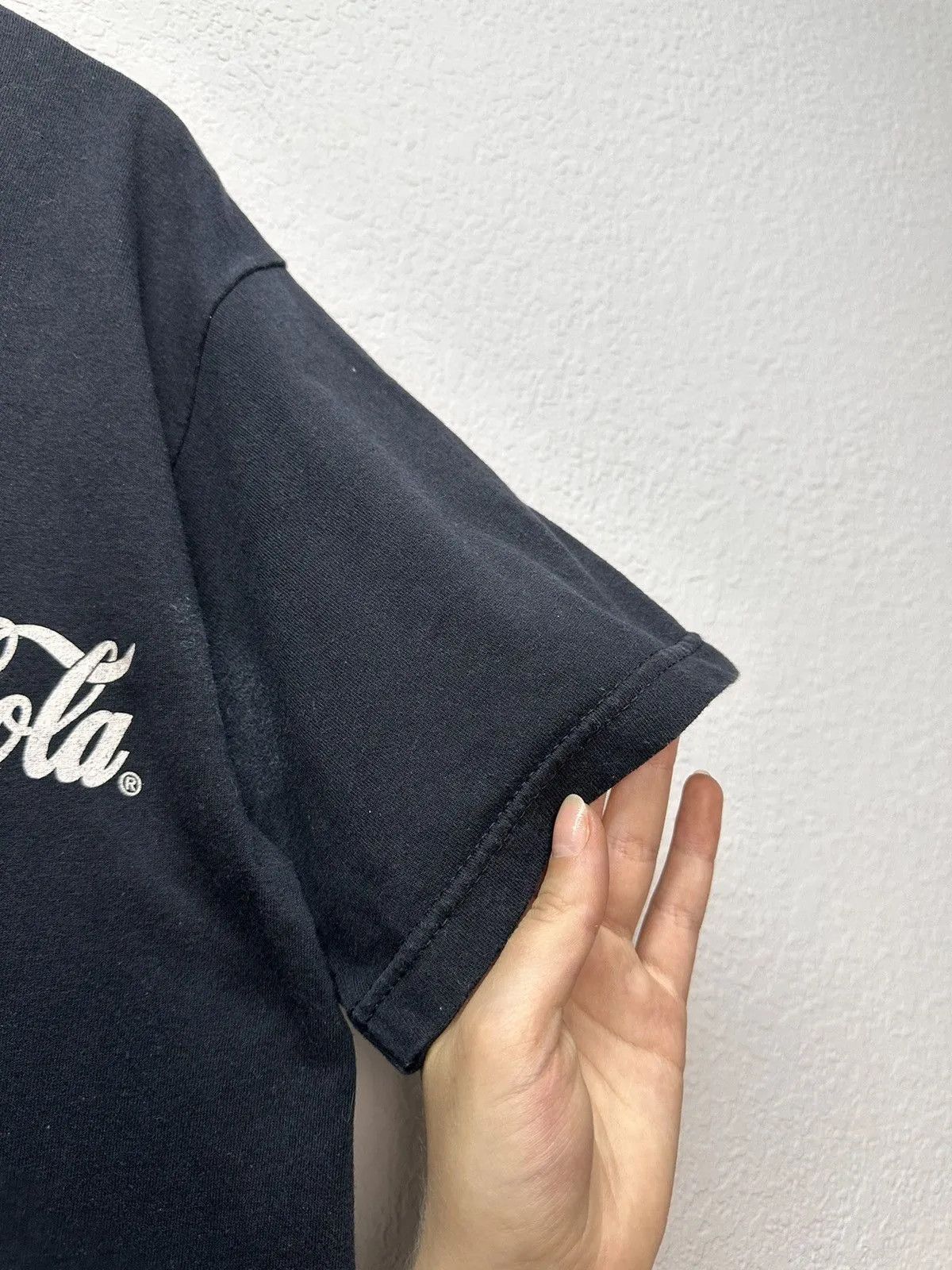 Coca Cola Vintage Usa Coca Cola Y2k Distressed Faded opium Red T-shirt Size US M / EU 48-50 / 2 - 6 Thumbnail