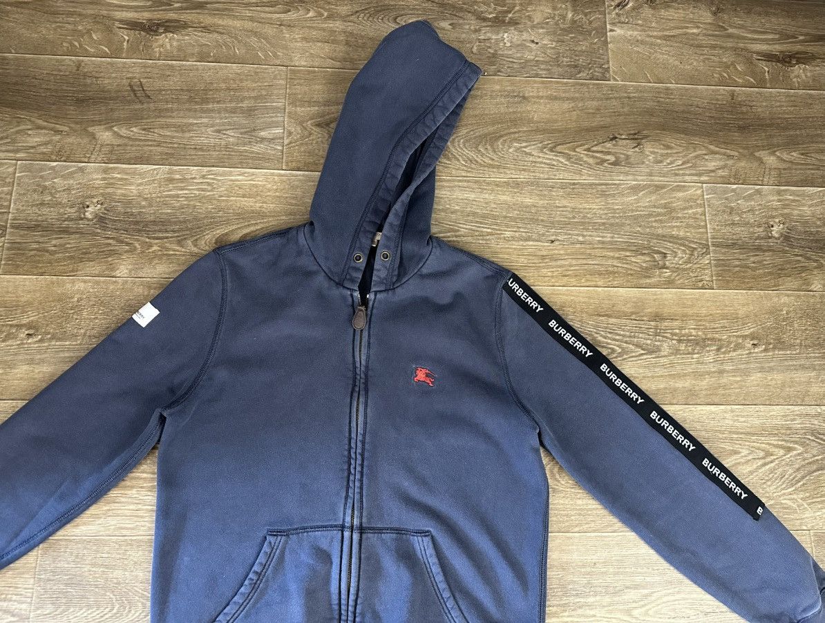 Burberry Burberry x custom hoodie size M Size US M / EU 48-50 / 2 - 5 Thumbnail