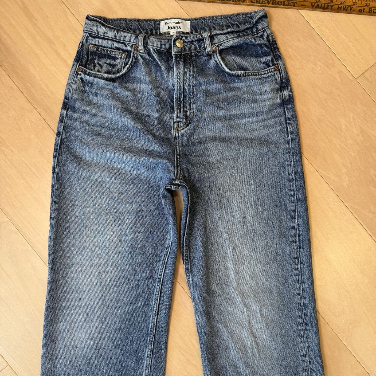 Reformation Reformation Wilder High Rise Wide Leg Jeans 28 Medium Wash Size 28" / US 6 / IT 42 - 3 Thumbnail