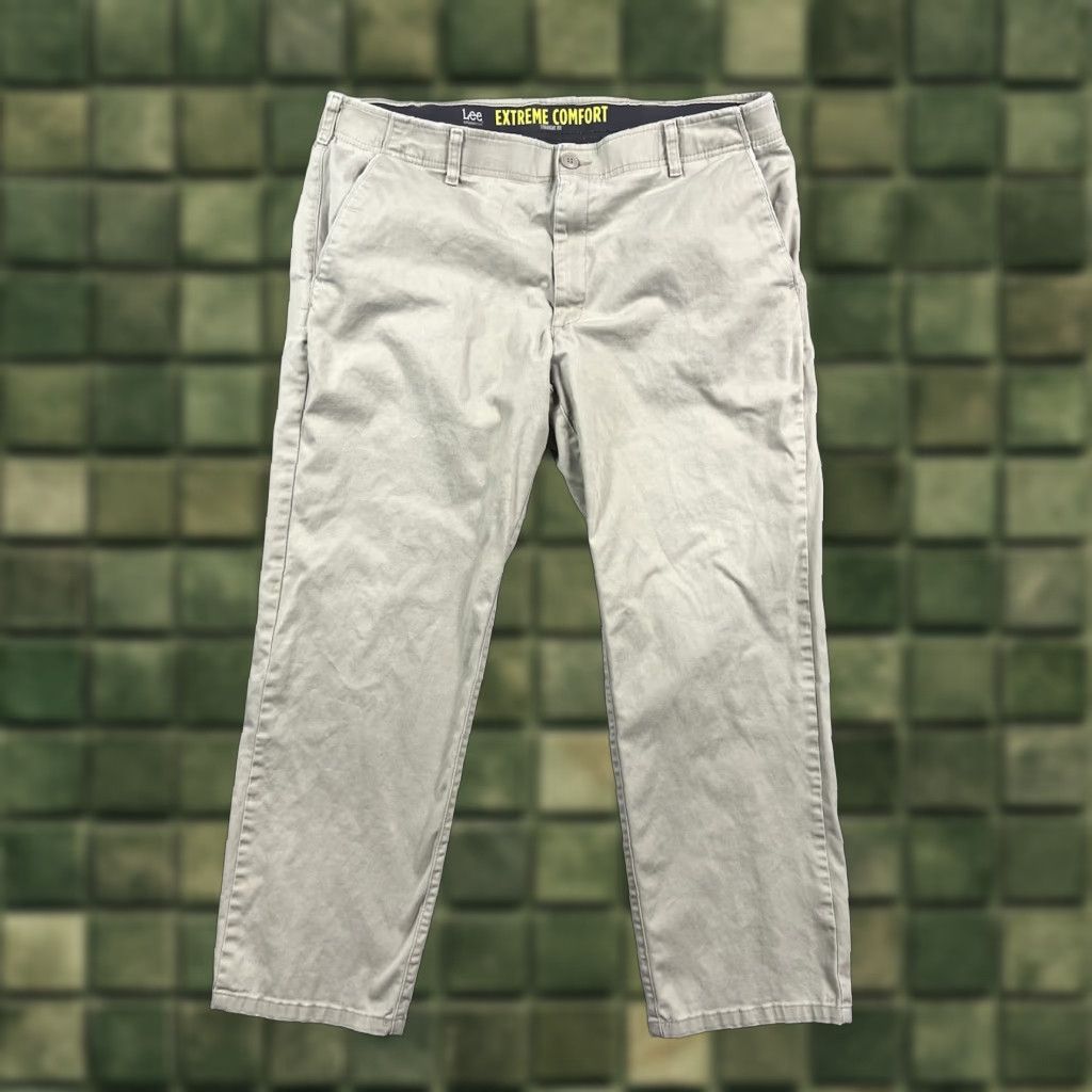 Lee Lee Extreme Motion Pants Beige Khaki Canvas Regular Straight Mens 40x30 Fall Spring Summer Winter Workwear Comfort Size US 40 / EU 56 - 1 Thumbnail